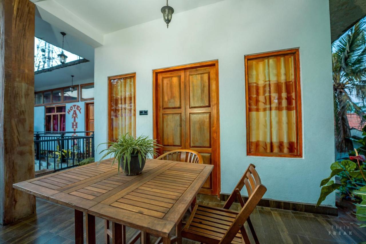 Hotel Athina & Restaurant Чилау Екстериор снимка