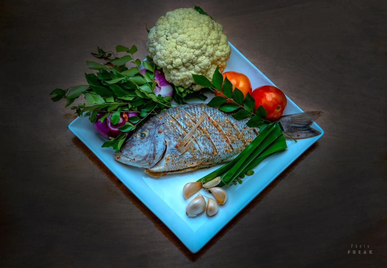 Hotel Athina & Restaurant Чилау Екстериор снимка