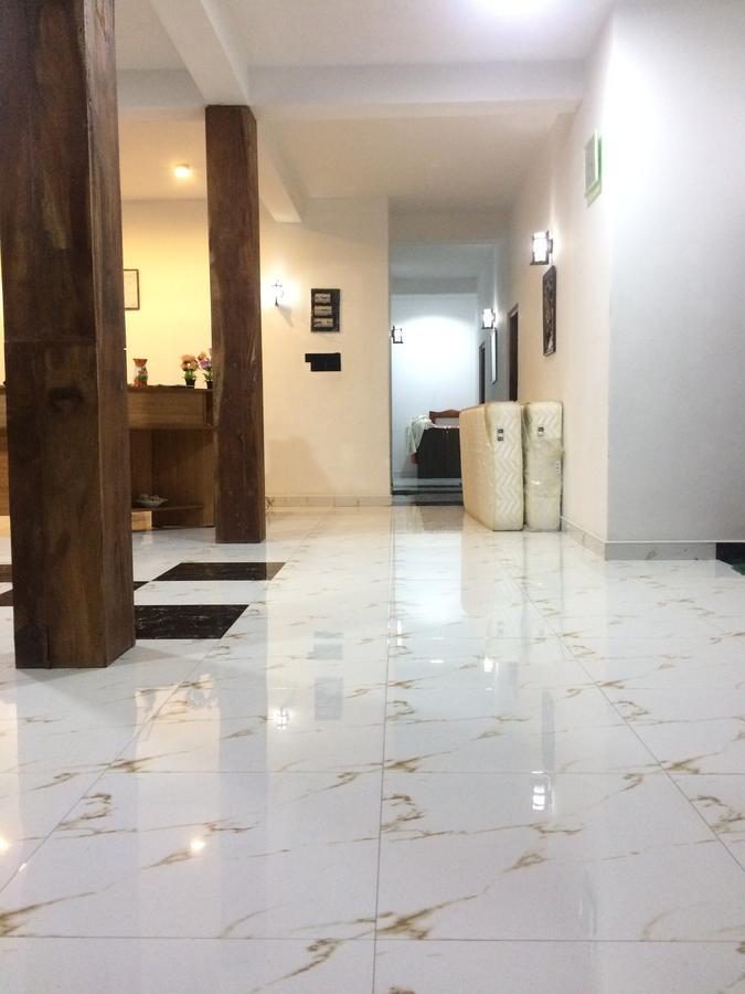 Hotel Athina & Restaurant Чилау Екстериор снимка