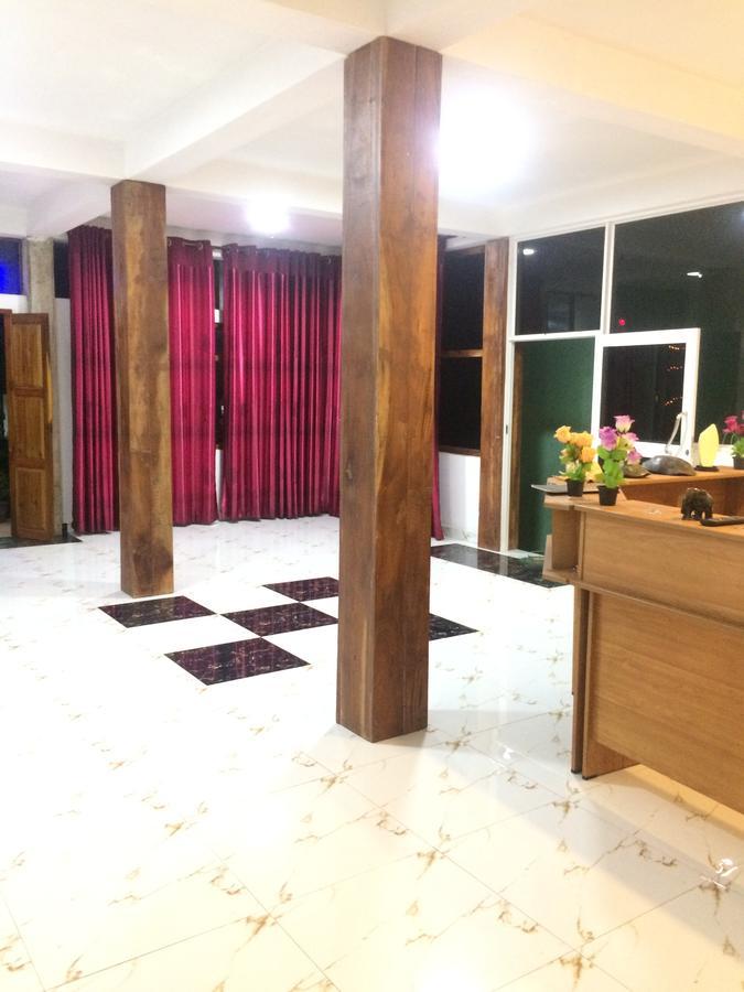 Hotel Athina & Restaurant Чилау Екстериор снимка