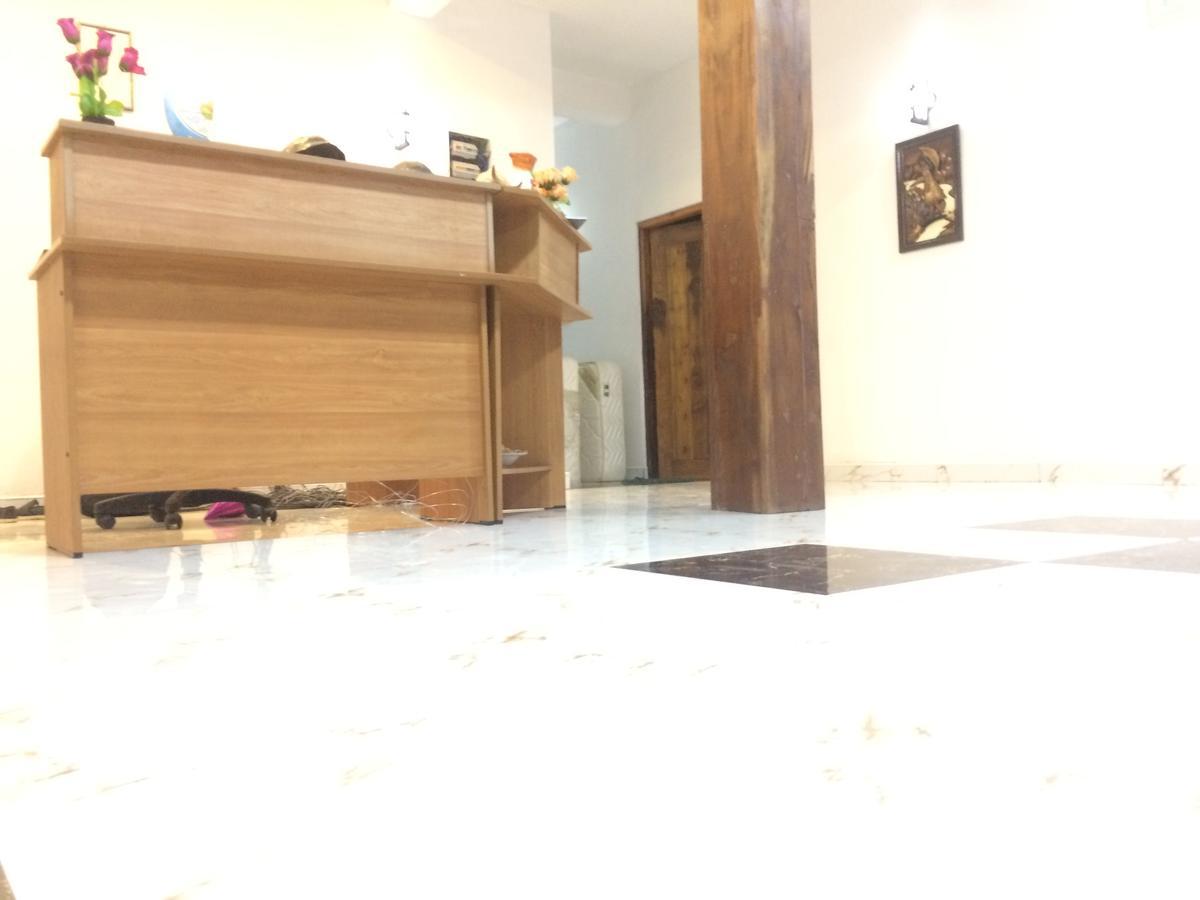 Hotel Athina & Restaurant Чилау Екстериор снимка